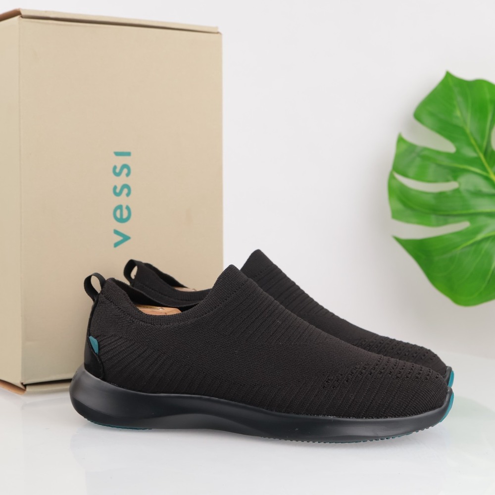 Vessi Mens Everyday Move Slip-On Sneakers Size 10 Waterproof All Black Knit Shoe